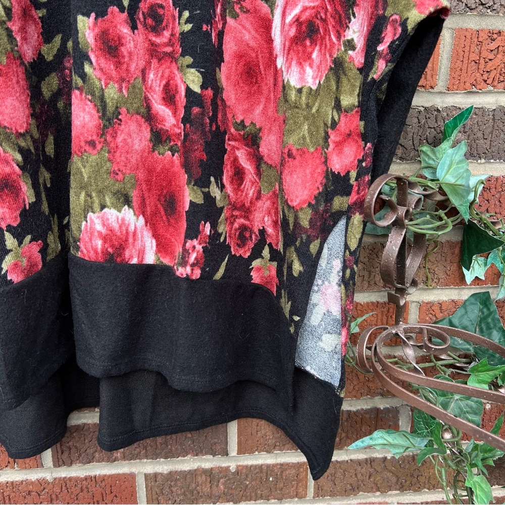 White Birch Black and Pink Floral Rose Long Sleeve Crewneck Sweater Top - Picture 2 of 5